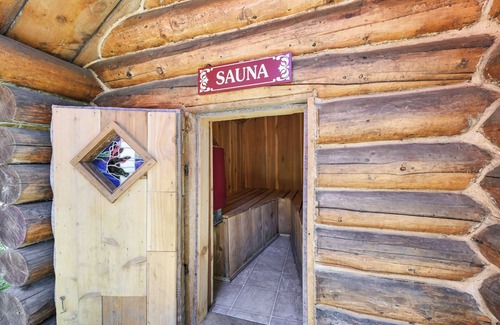 Hope Cabin | Bowman's Cabin - a private cabin in Hope, Alaska right on Bear Creek