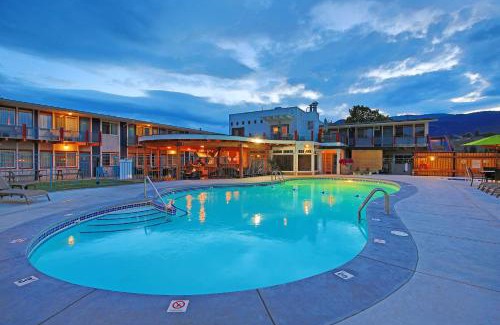 Okanagan-Similkameen Hotel | Bowmont Motel