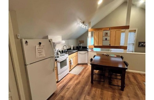 Bozeman House | Bozeman Adventure Hub-1 Bedroom w/Garage