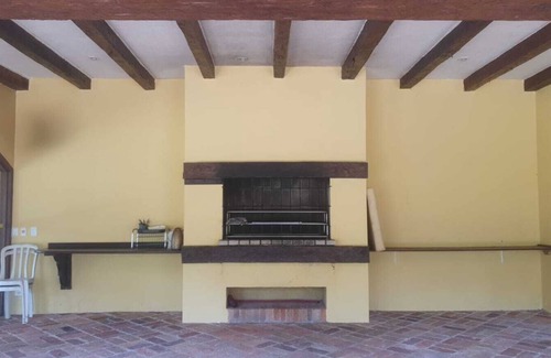 Balneario Praia do Pernambuco House | Italian Villa – Pool, Garden, Leisure and Comfort 8 minutes from the beach in Guarujá