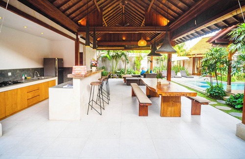 Berawa Villa | BR3003 - 3 Bedroom walk to Beach Canggu/Berawa