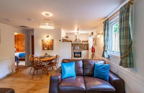 East Lewiston House | Bracken Lodge 7 with Hot Tub