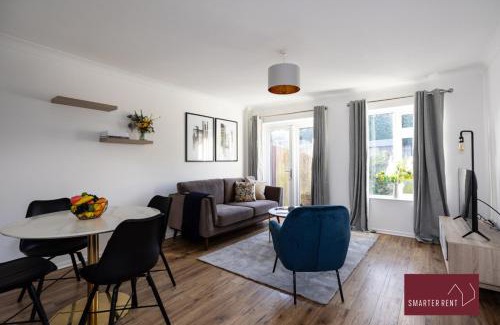 Bracknell Apartment | Bracknell - 2 Bedroom Home With Parking & Garden