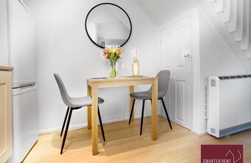 Bracknell Apartment | Bracknell - Spacious 1 Bedroom House