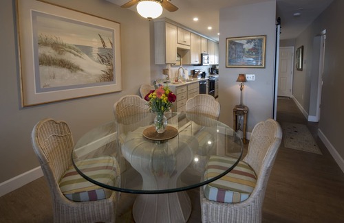 Bradenton Beach Condo | Bradenton Beach FL, Waterfront Condo, Newly Renovated, 2 bed/2 bath, 2nd Story