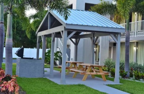 Bayshore Gardens House | BRADENTON! SUPERCHARGE YOUR FUN! ENJOY,ENJOY!