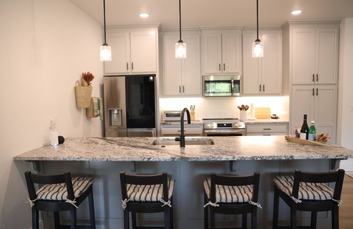 Bella Vista House | Bradford House: Hot tub, Bike-in, Bike-out, Dog Friendly, Fire-pit