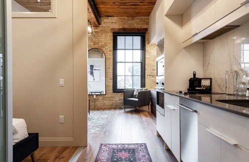 Stratford Apartment | Bradshaw Lofts: Sundara Mahal