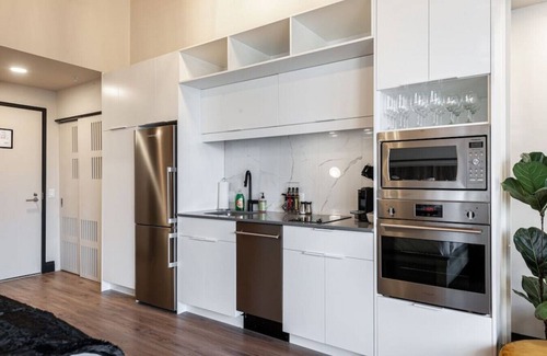 Stratford Apartment | Bradshaw Lofts: The Bevan (King)