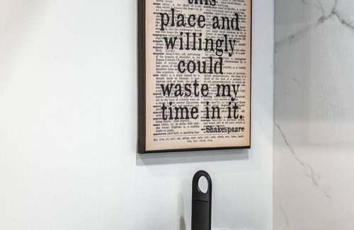 Stratford Apartment | Bradshaw Lofts: The Brixton - King