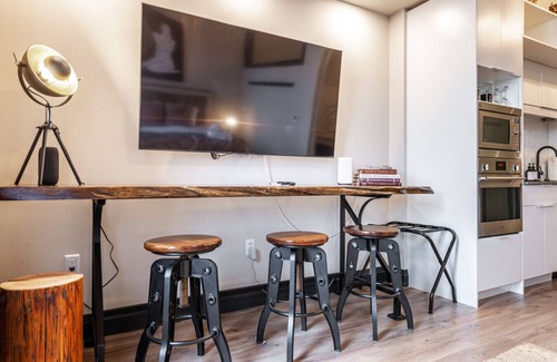 Stratford Apartment | Bradshaw Lofts: The Brixton - King