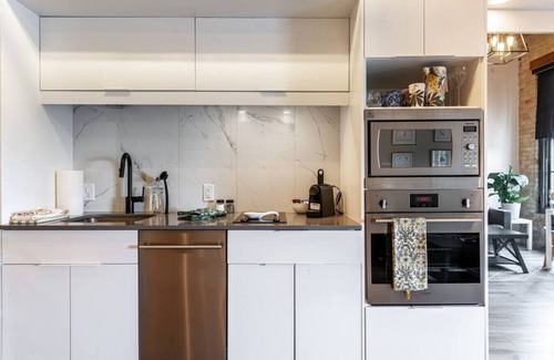 Stratford Apartment | Bradshaw Lofts: The Songbird