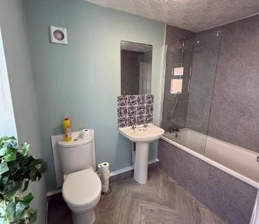 Billingham House | Braemar House - 3 Bedroom, Sleeps 5