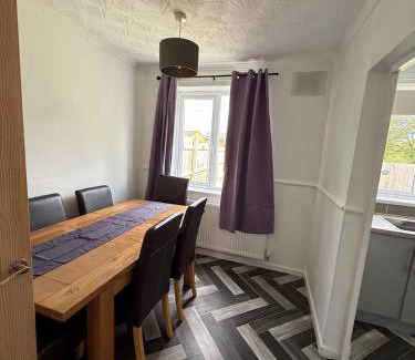 Billingham House | Braemar House - 3 Bedroom, Sleeps 5