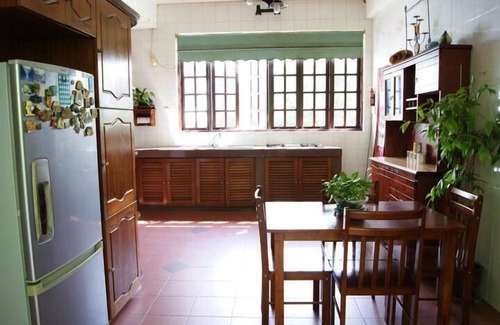 Downtown Kota Kinabalu House | Brahminy Kite Holiday Home
