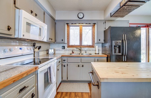 Brainerd Cabin | Brainerd Cabin: Waterfront Fire Pit + Lake Access!