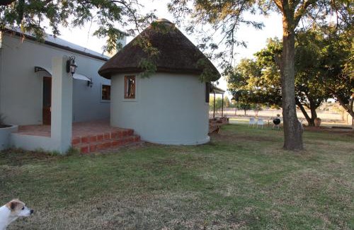 Moorreesburg Villa | Brakkies the Country dog Escape