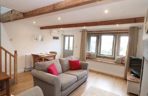 Hepworth House | Bramble Cottage