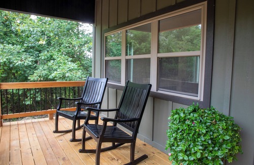 Winslow Cabin | Brambleberry Cottage on 18 acres with stocked fishing hole near Devils Den.