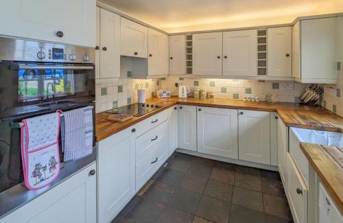 West Ilsley House | Bramblefield Cottage