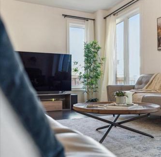 Brampton House | Brampton Oasis, Stylish, Family friendly