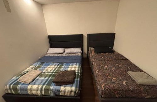Brampton House | Brampton Special Cost Friendly Room- 24 hrs Checkin