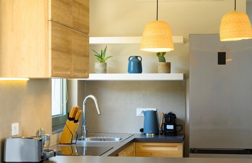Agios Nikolaos House | Branch Suite w Shared Pool by Roots Suites
