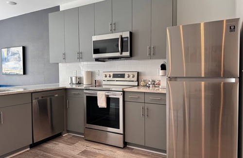 Old Fourth Ward Condo | Brand New 1B1B Private Balcony w Washer Dryer
