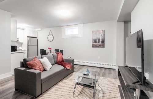 Central Hamilton Apartment | Brand New - 1BR Modern Apt - CENTRAL Location