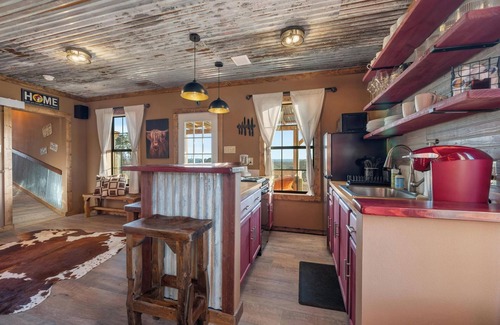 Blanco House | Brand New! 20 Acre Private Ranch w Spool, Firepit, Outdoor Adventures
