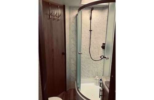 Cedar Creek House | BRAND NEW 2022 RV/CAMPER- COTA-TESLA-DT AUSTIN