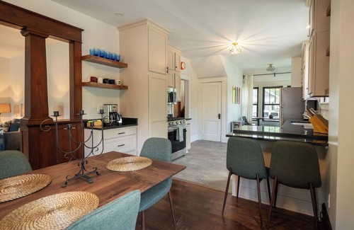 Lawrence House | BRAND NEW! 3-Bedroom Barker House - Central Lawrence
