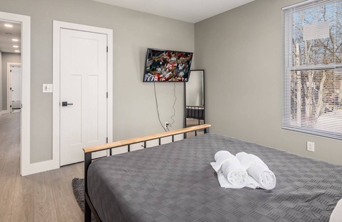 Olde Towne East House | Brand New 3 BR/2BA 5 min to DT Columbus