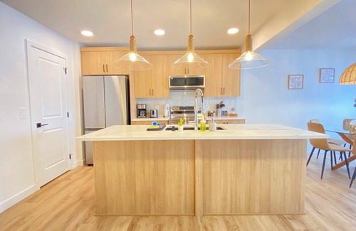 Southwest Edmonton House | BRAND NEW 3 BR Entire Home SW 15mins Airport & WEM