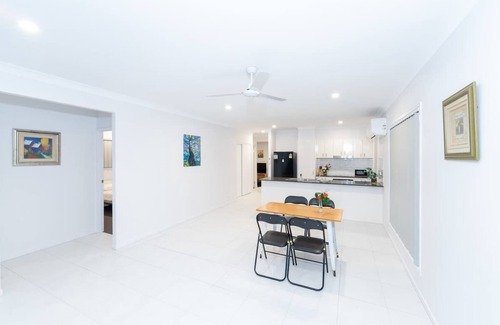 Park Ridge House | Brand New 4BR Family Oasis Easy Brisbane Access