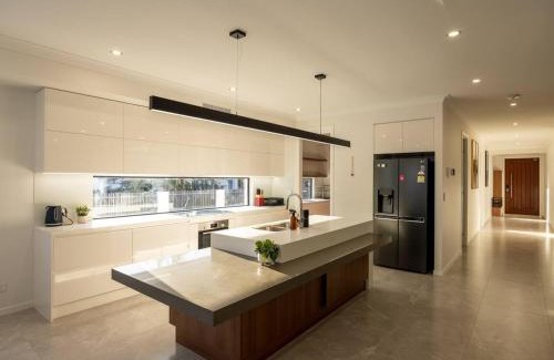 Rochedale House | Brand New 5B Luxury Modern Dream House at Rochedale