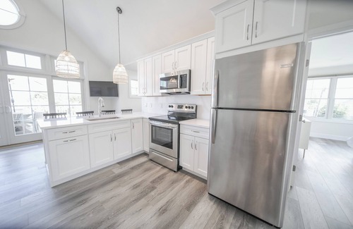 Kismet House | BRAND NEW - 8 Bedroom, 4 bathroom house with BEAUTIFUL BAY VIEWS- Kismet!