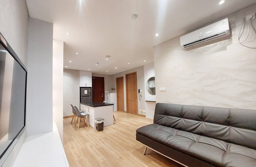 Kesawan Apartment | Brand New and Nice 2BR Apartment at The Reiz Condominium Medan By Travelio.