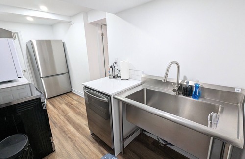 Erin Mills Apartment | Brand New and Spacious 2 Bedroom Unit in beautiful, quiet neighborhood