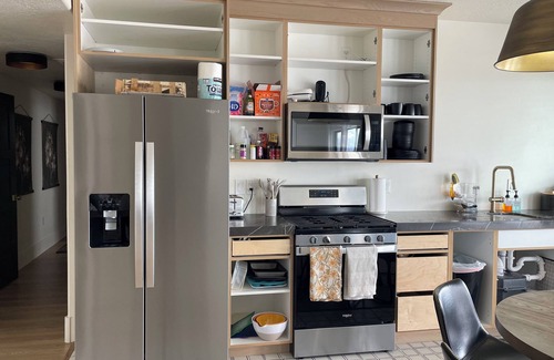 Lindon Apartment | Brand new apartment, sleeps 10, IDEAL location in Utah county. High end finishes