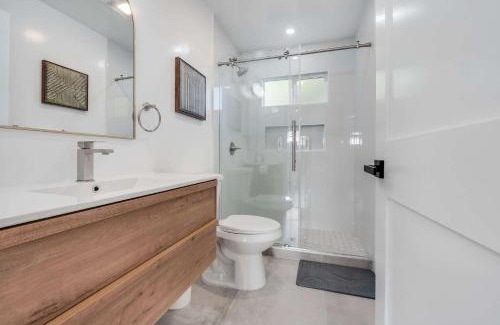 Sunnyvale West House | Brand New Apt W Parking Blocks From Downtown- E