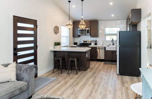 Carmichael Cottage | Brand New Charming 2-bedroom cottage in Fair Oaks