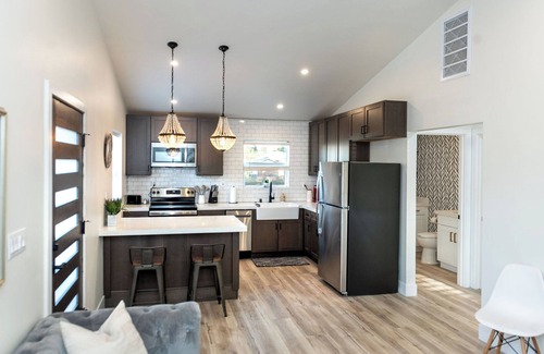 Carmichael Cottage | Brand New Charming 2-bedroom cottage in Fair Oaks