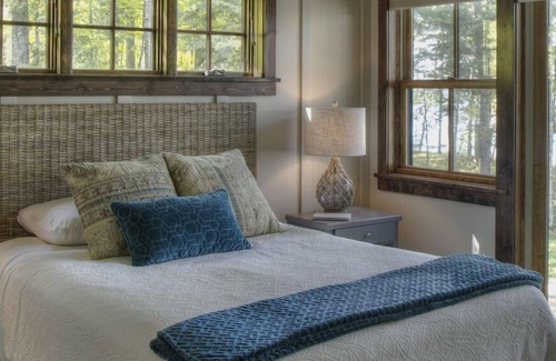 Hackensack House | Brand New Coastal Style Lakehouse TEN MILE LAKE