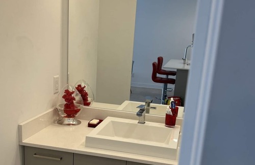 Ahuntsic Condo | Brand New Condo | 1 Min From Subway & Bus Stop