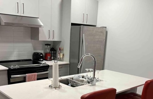 Ahuntsic Condo | Brand New Condo | 1 Min From Subway & Bus Stop
