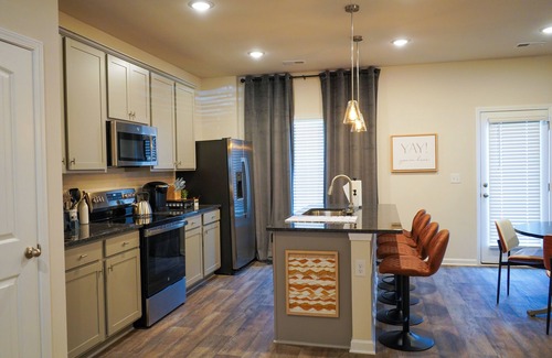 Opelika House | Brand New Construction -Modern 3/2.5 Near Auburn Campus & RTJ Golf Trail