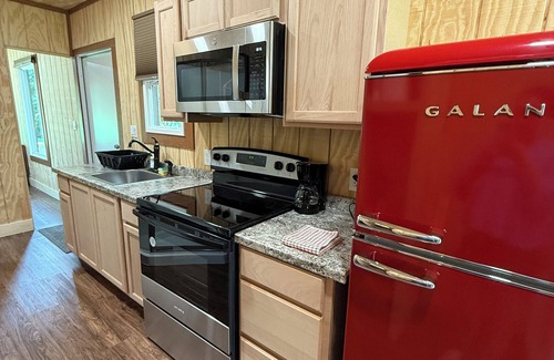 Pilot Point Other | BRAND NEW Container Home Experience on Ranch by Lake Ray Roberts!