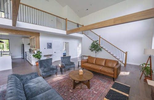 Nancy House | Brand new custom lake house with breathtaking panoramic views