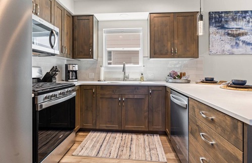 Boise House | Brand New Dog-Friendly Getaway! Perfectly Positioned for Boise Adventures! Walk to Grocery & More!